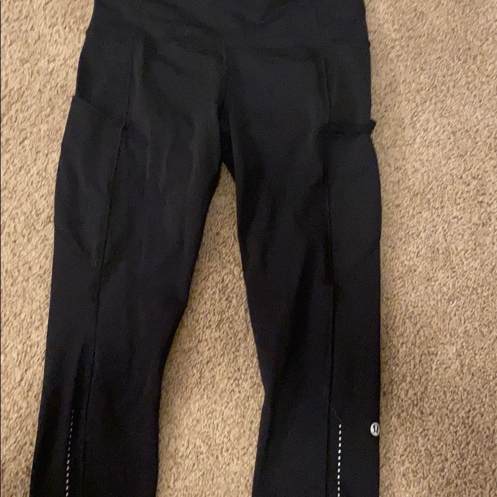 HARDLY WORN lululemon 23” fast and free crop sz 8